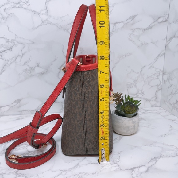 Michael Kors JST XS Convertible Satchel and Cardholder - Picture 5 of 15